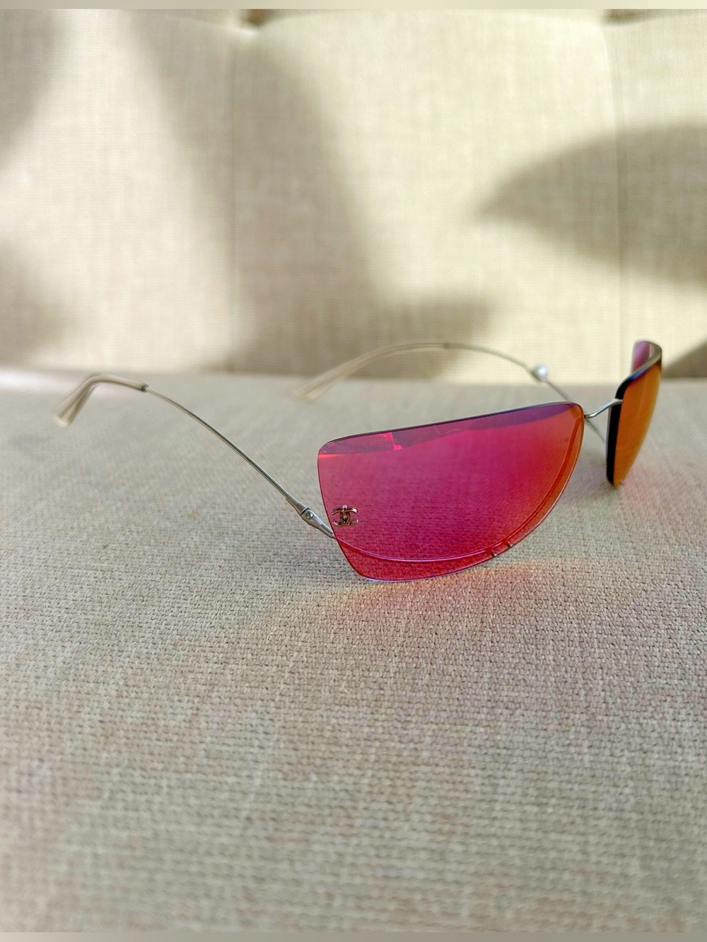 Authentic 90’s Vintage Chanel Pink Rimless Shield Sunglasses - Picture 3 of 16